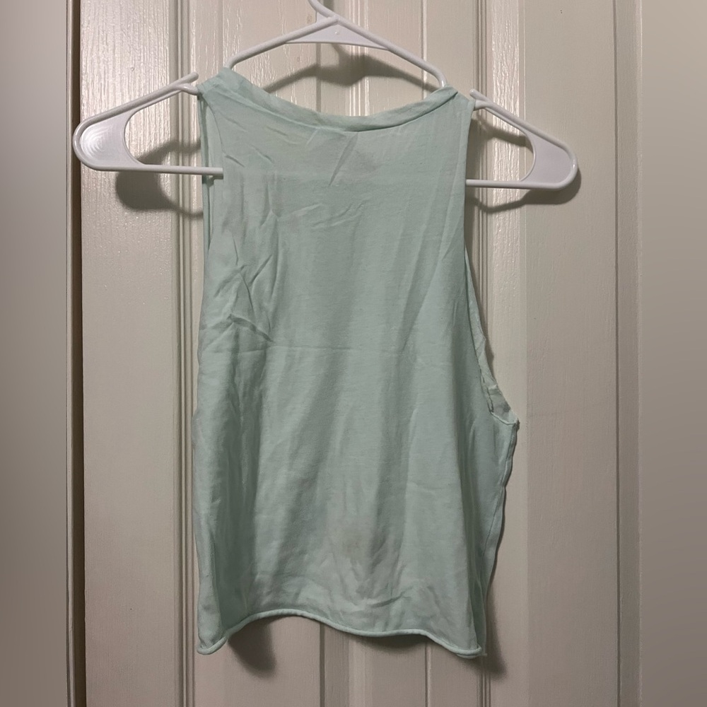 Green basic tank - Picture 2 of 3